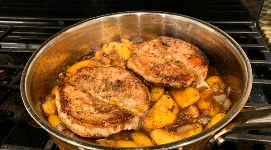 Unpretentious Cooking: Pork Chops with Peaches